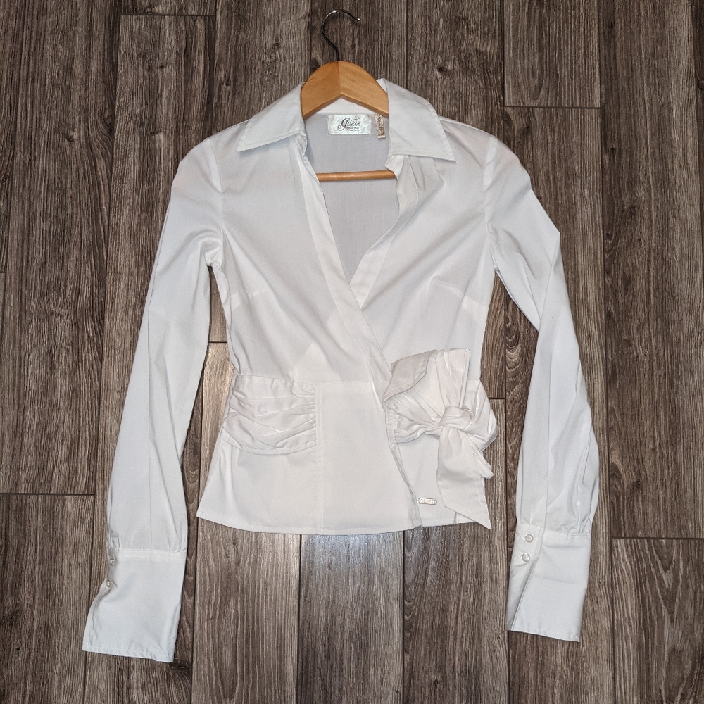 NWOT (XS) - GUESS Blouse with Side Tie